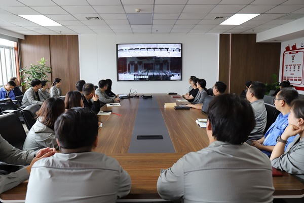 051696484743227231.jpg 觀看警示教育片(1)_1.jpg